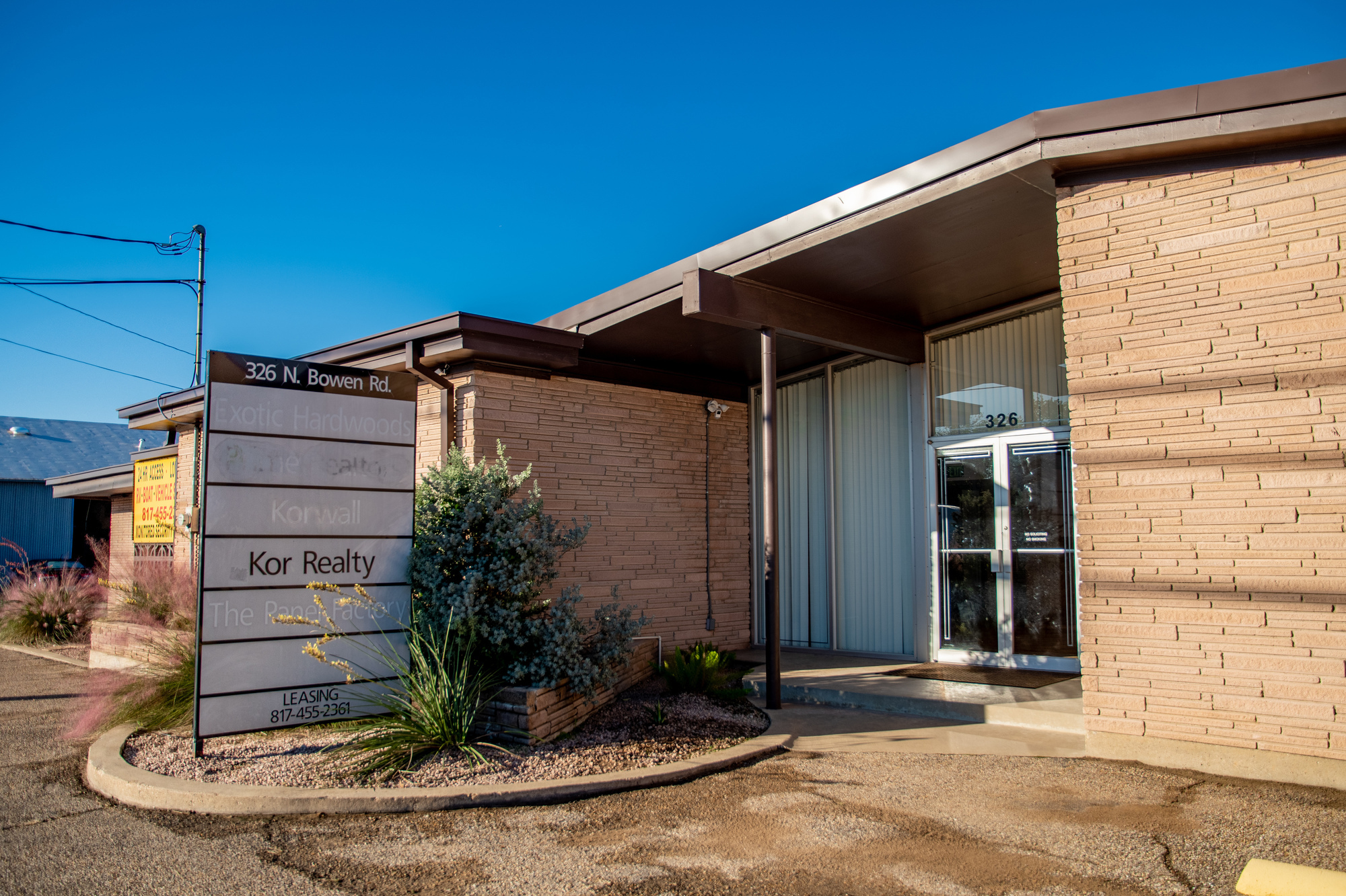 CONVENIENT COMMERCIAL OFFICE